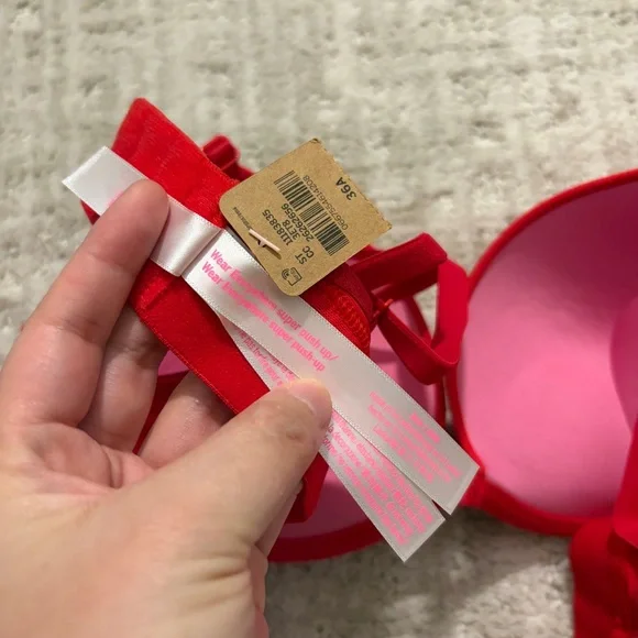 Victoria’s Secret PINK wear everywhere super pushup bright red bra 36A BNWT - Picture 3 of 5